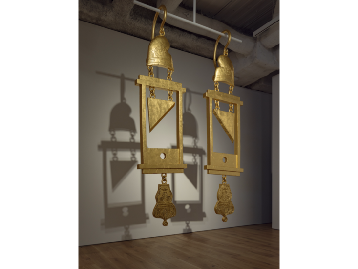 Simon Fujiwara　A Dramatically Enlarged Set of Golden Guillotine Earrings Depicting the Severed Heads of Marie Antoinette and King Louis XVI　2019