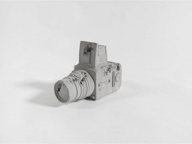 Daniel Arsham　Selenite Eroded Hasselblad Camera　2016