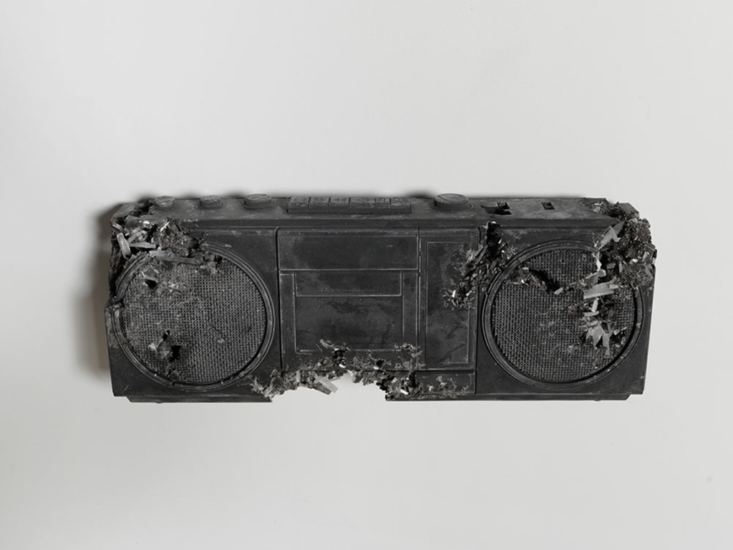 Daniel Arsham　Selenite and Ash Eroded Boombox (no handle)　2016