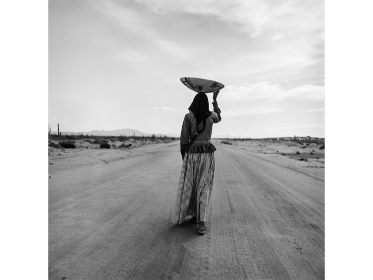 Graciela Iturbide　Seri Woman, Sonora desert　1979